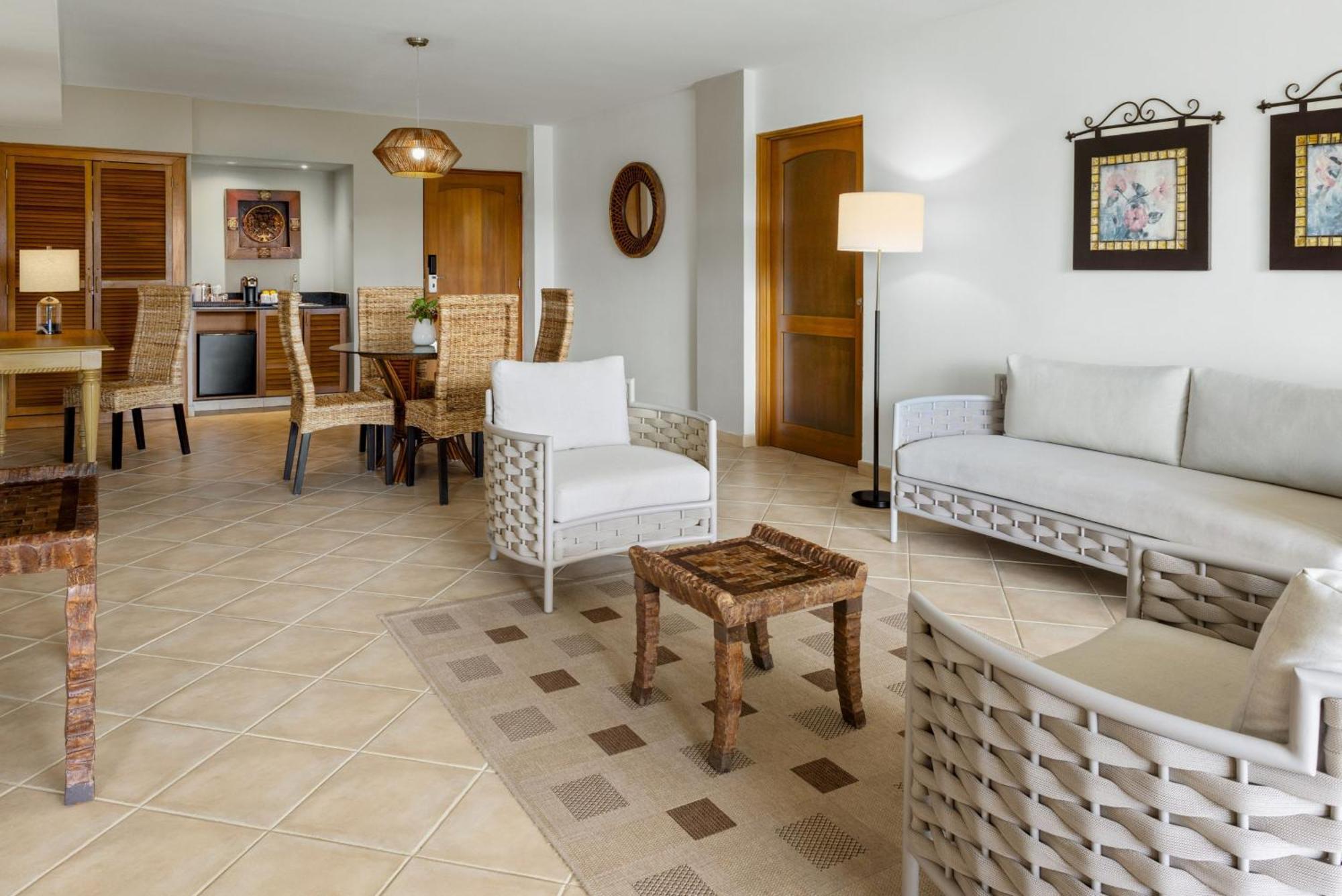 Rainforest Reserve Hotel